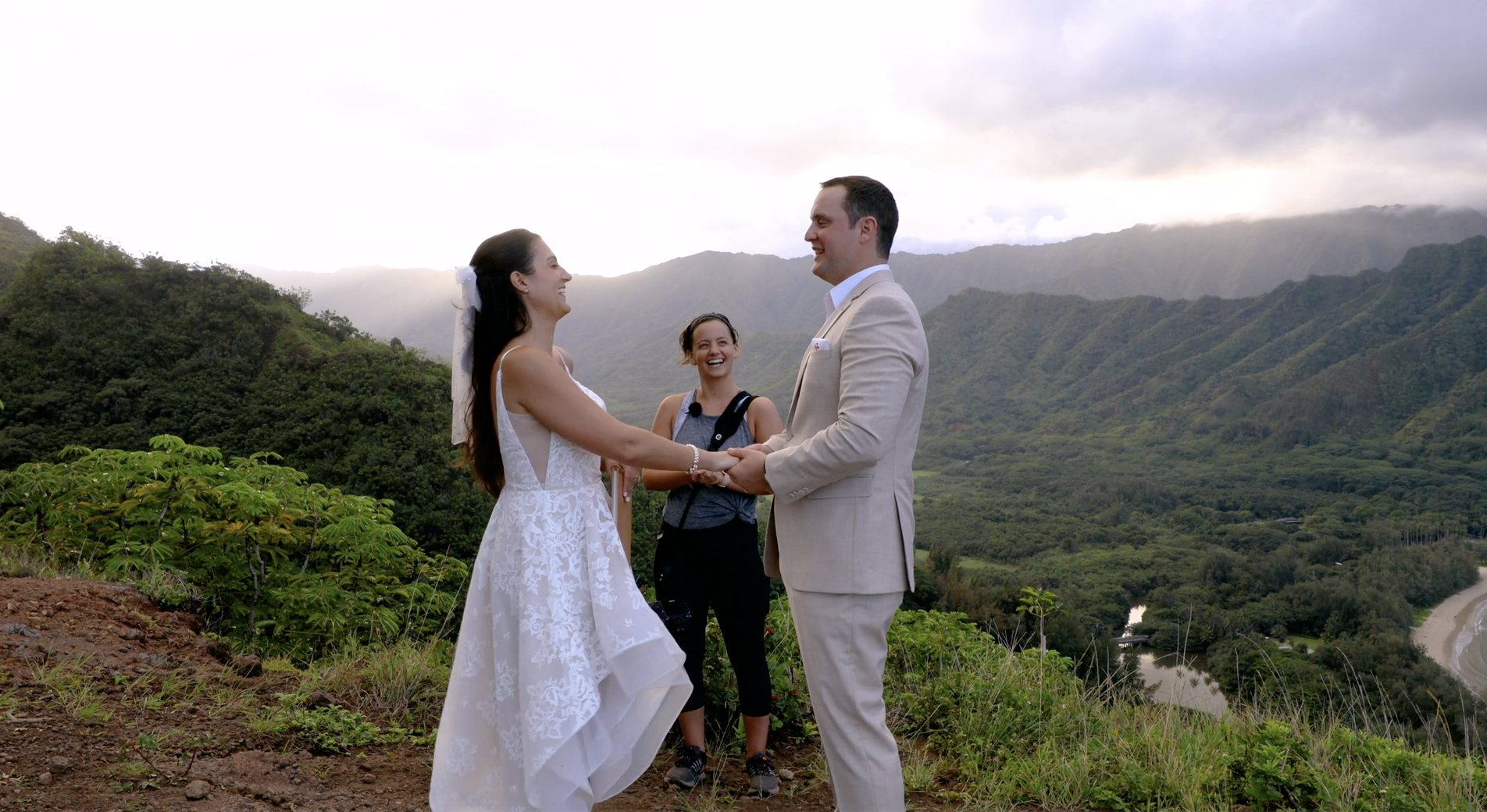bride and groom ceremony with elopement officiant oahu