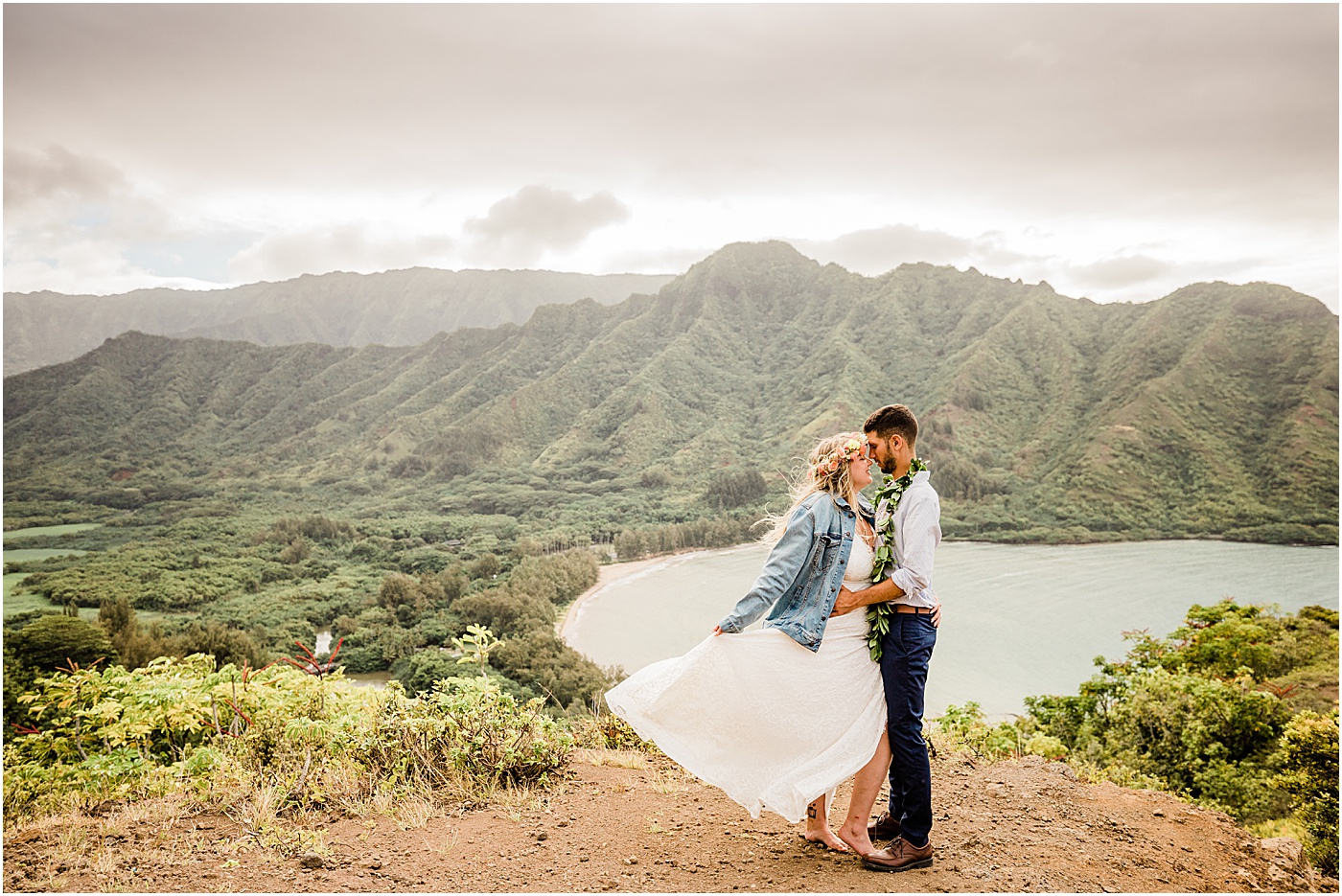 bride and groom in Hawaii adventure wedding